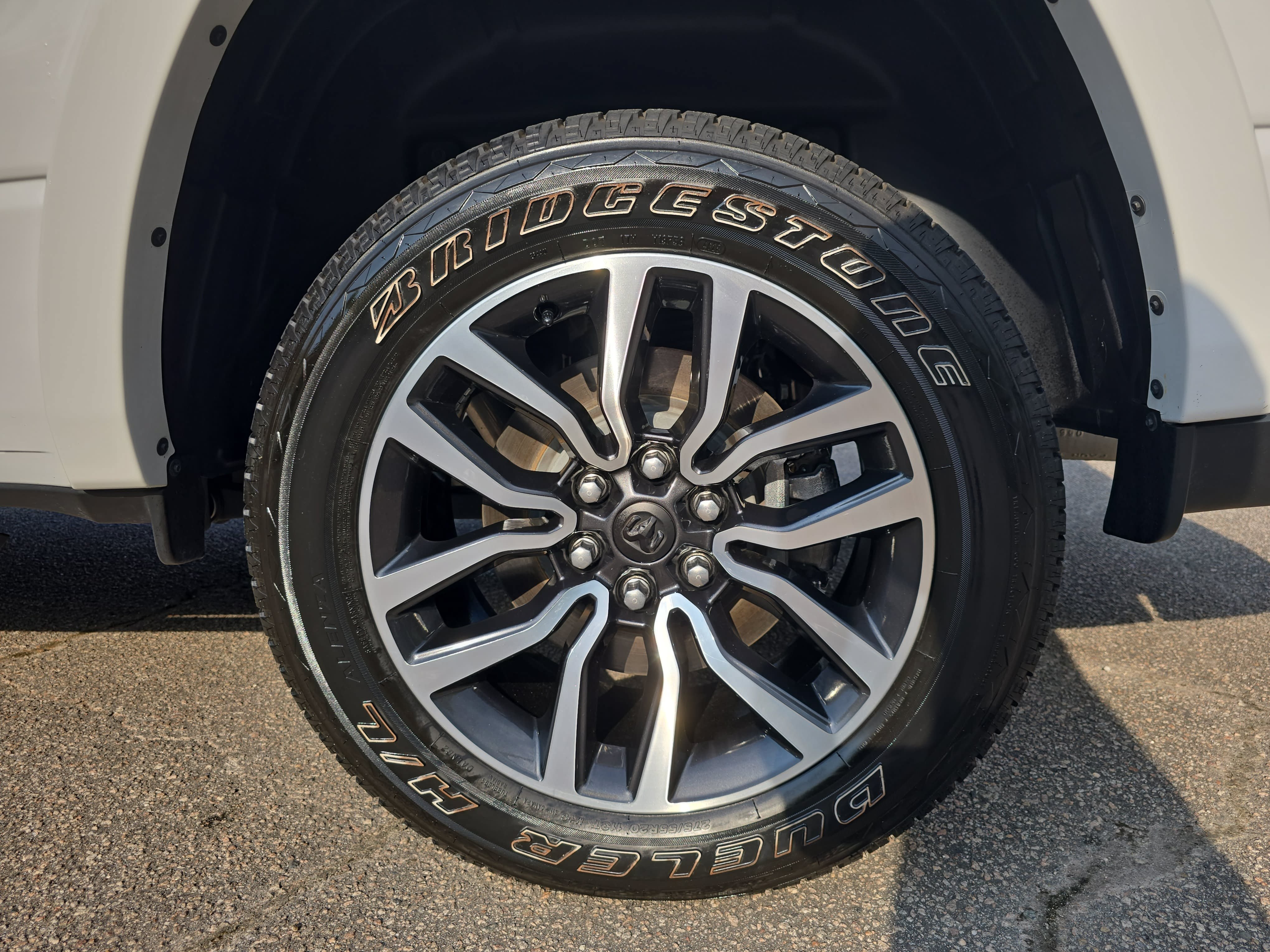 Used 2025 RAM 1500 Limited AWD/4WD image 33