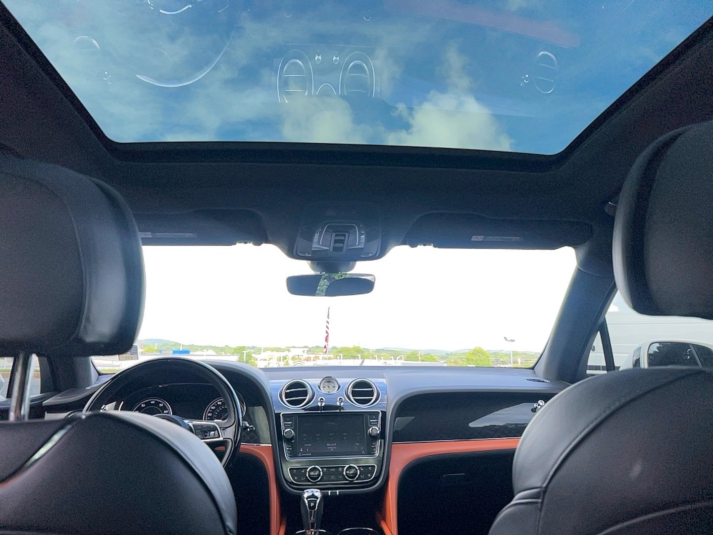Used 2020 Bentley Bentayga Design Series AWD/4WD image 24