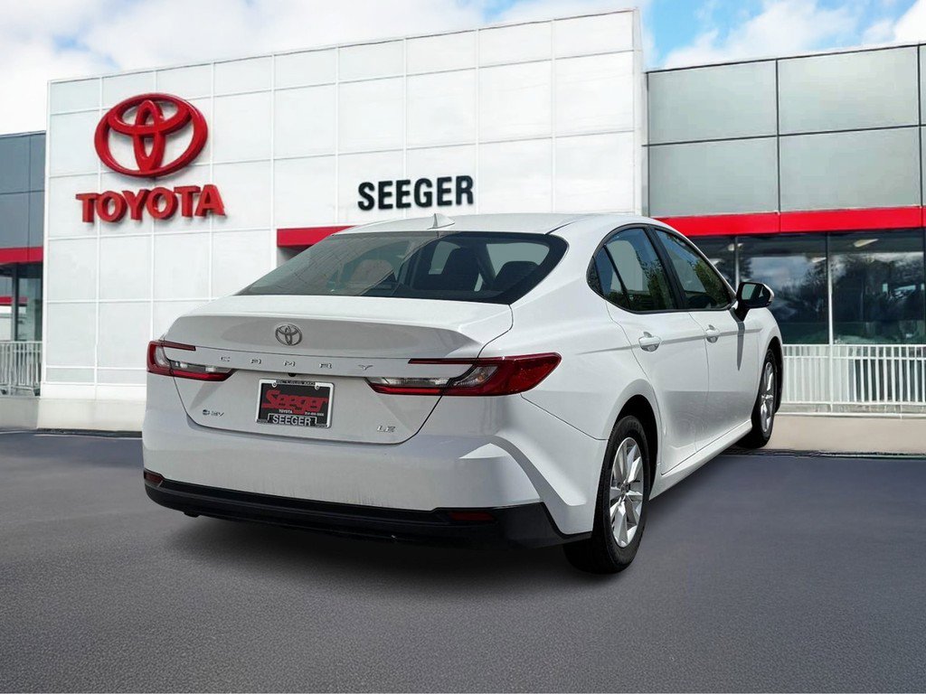 Used 2025 Toyota Camry LE image 3