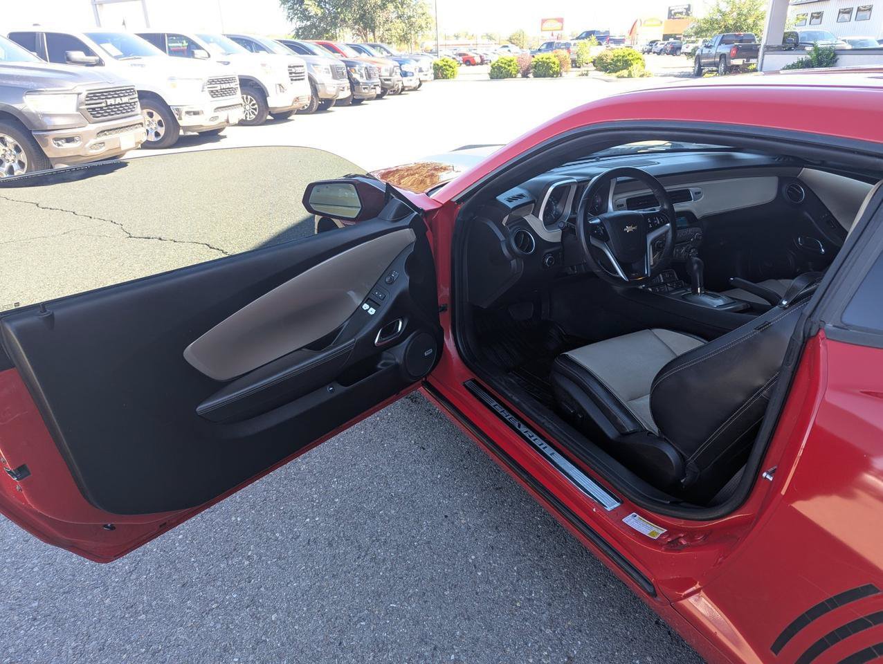 Used 2012 Chevrolet Camaro SS RWD image 8