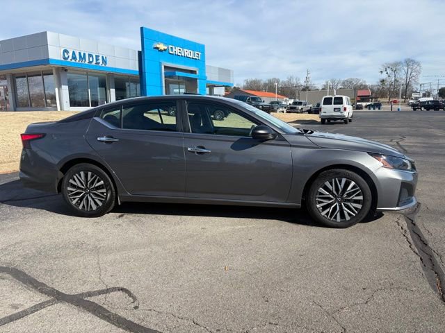 Used 2025 Nissan Altima 2.5 SV image 4