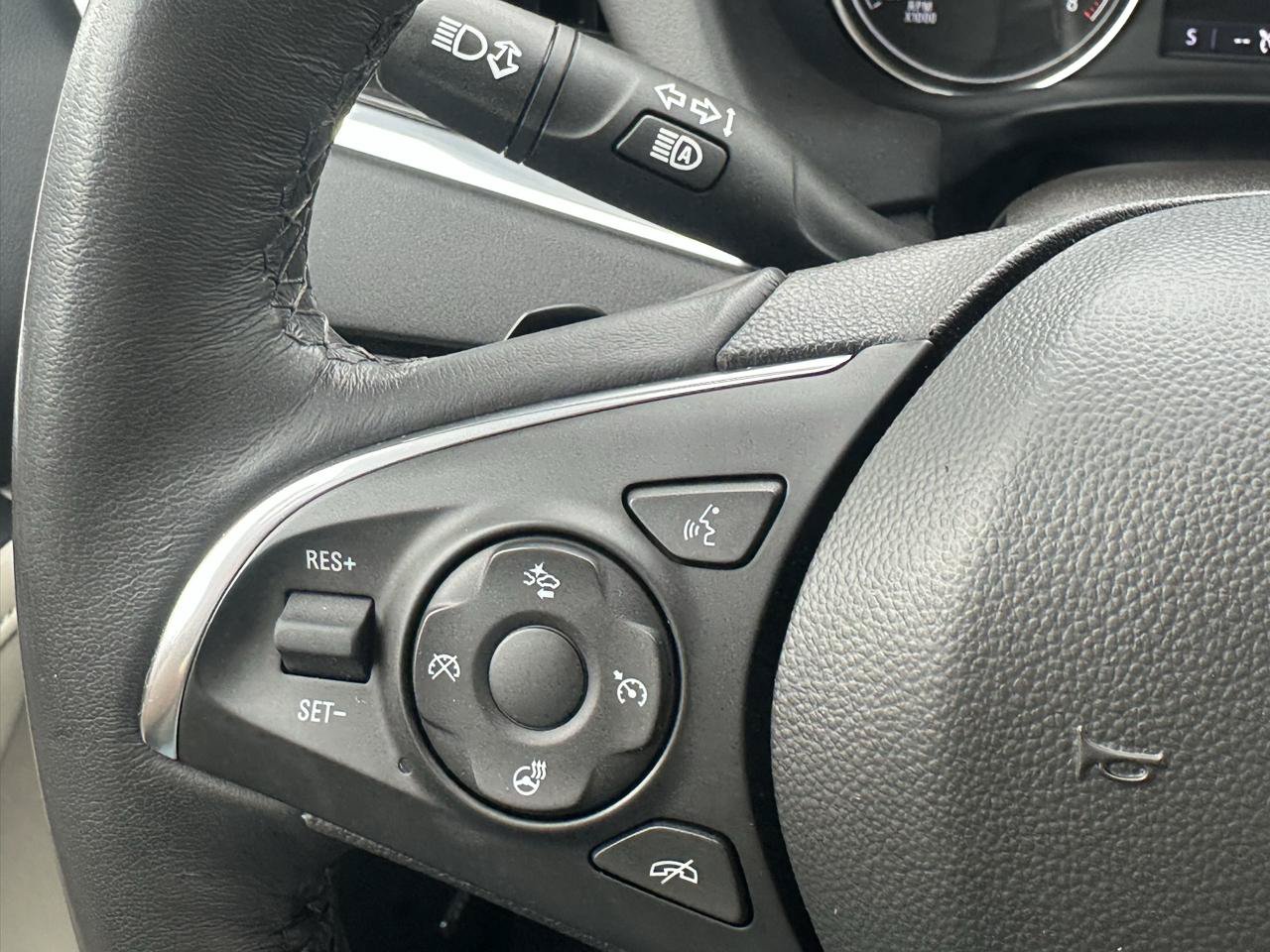 Used 2021 Buick Enclave Premium w/ Sun and Sites Package FWD image 36