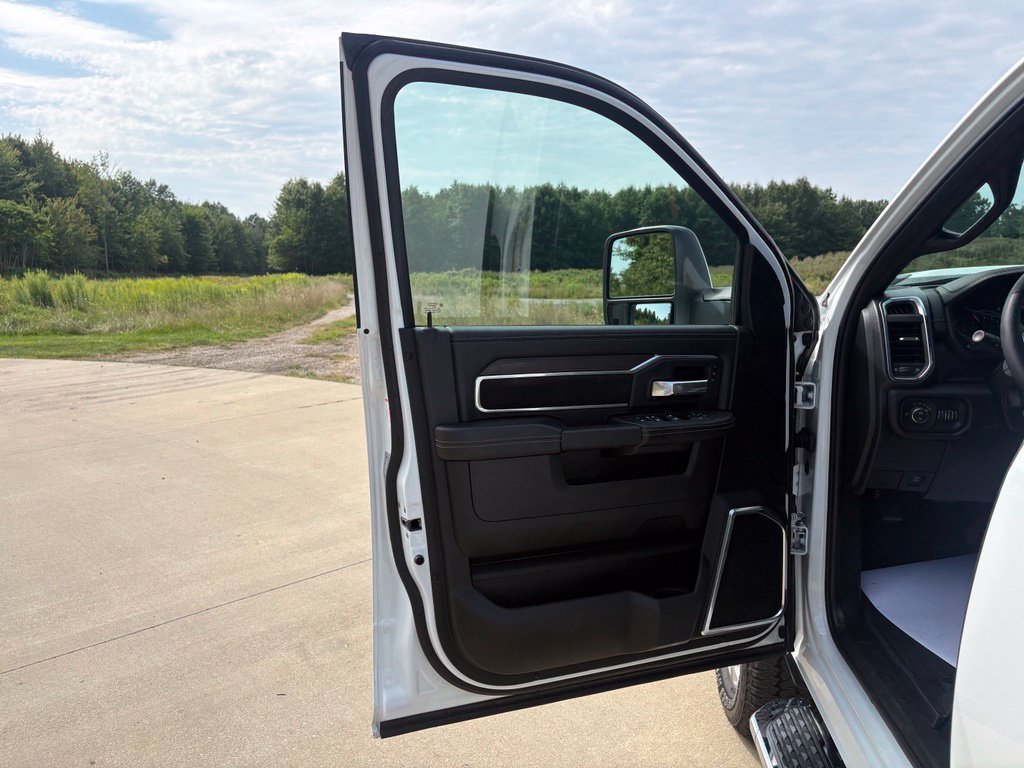 Used 2026 RAM 2500 Laramie w/ Sport Appearance Package AWD/4WD image 13