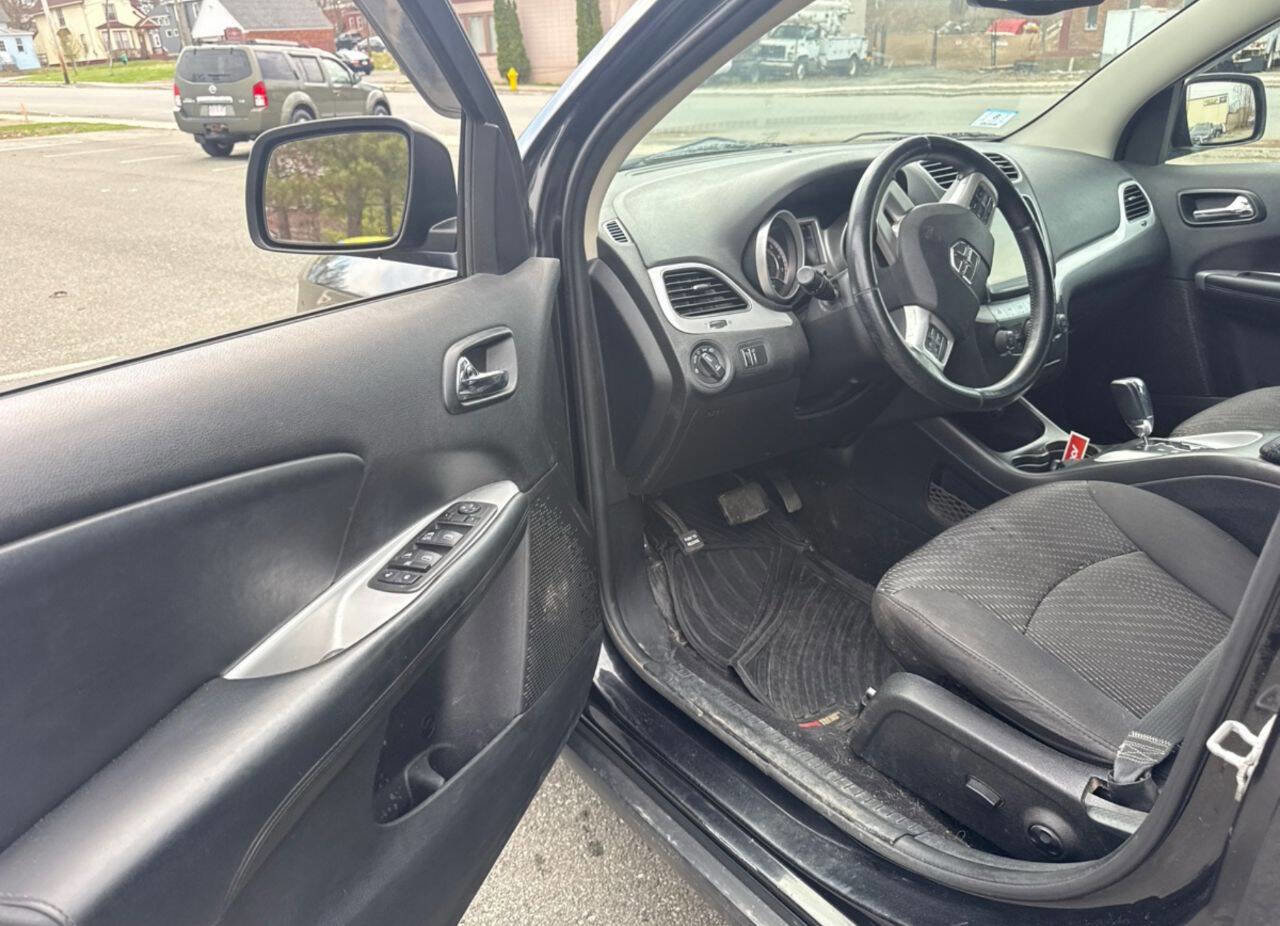 Used 2013 Dodge Journey SXT w/ Popular Equipment Group AWD/4WD image 9