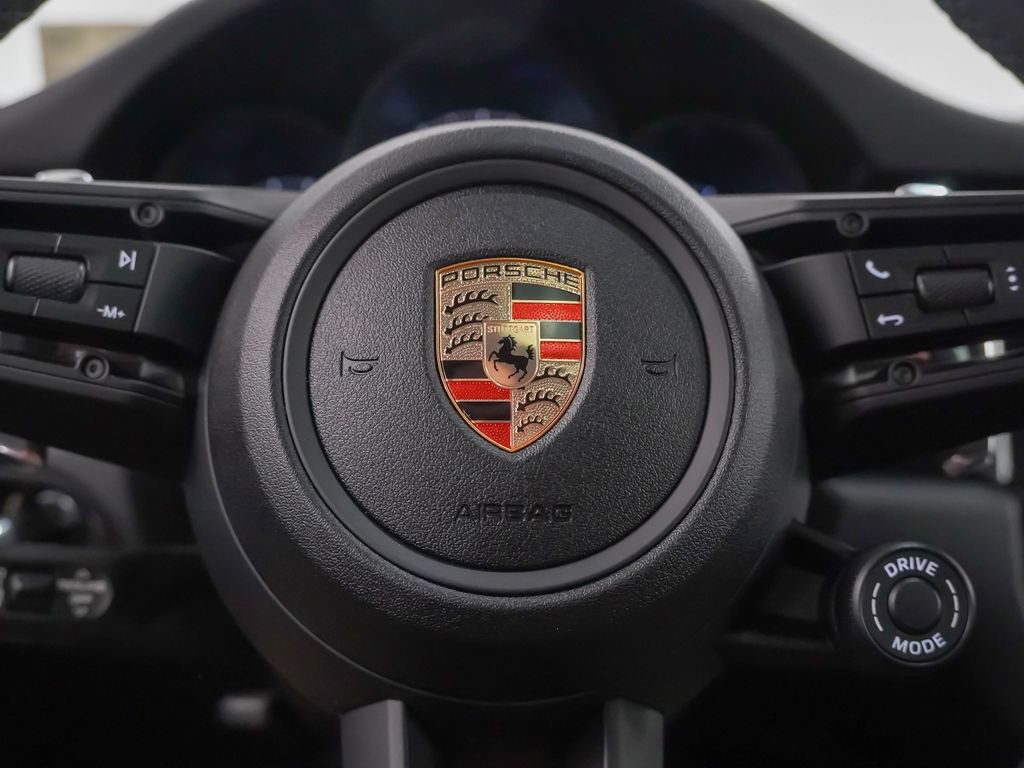 Certified 2025 Porsche Macan Turbo image 27