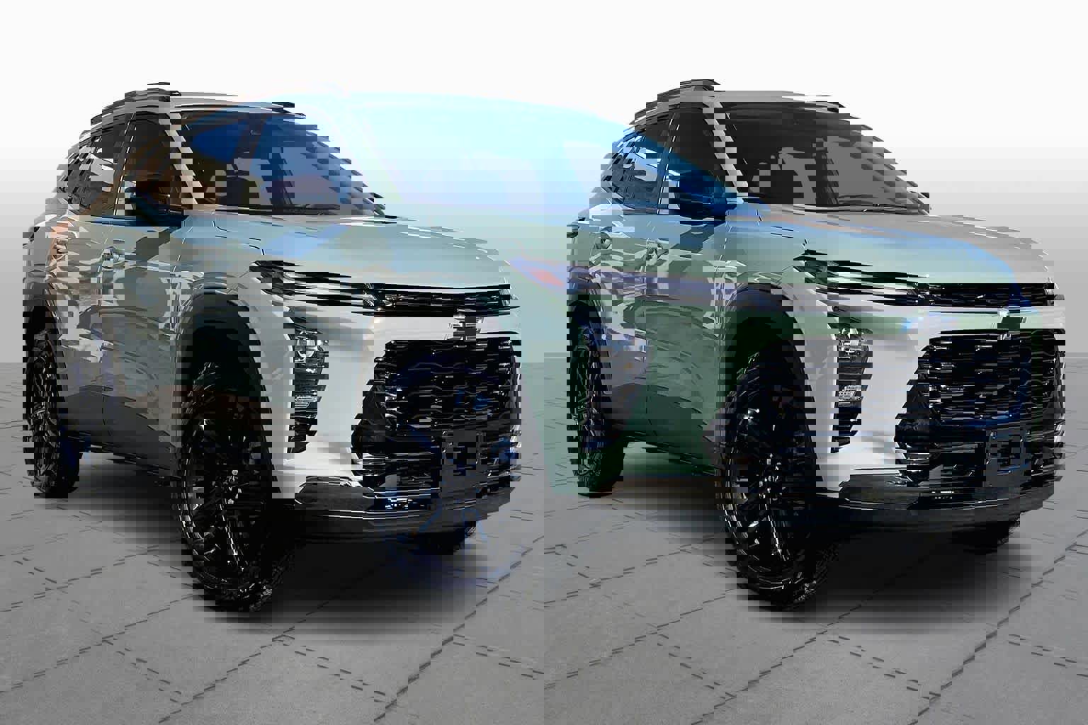 Used 2025 Chevrolet Trax ACTIV w/ Sunroof Package image 3