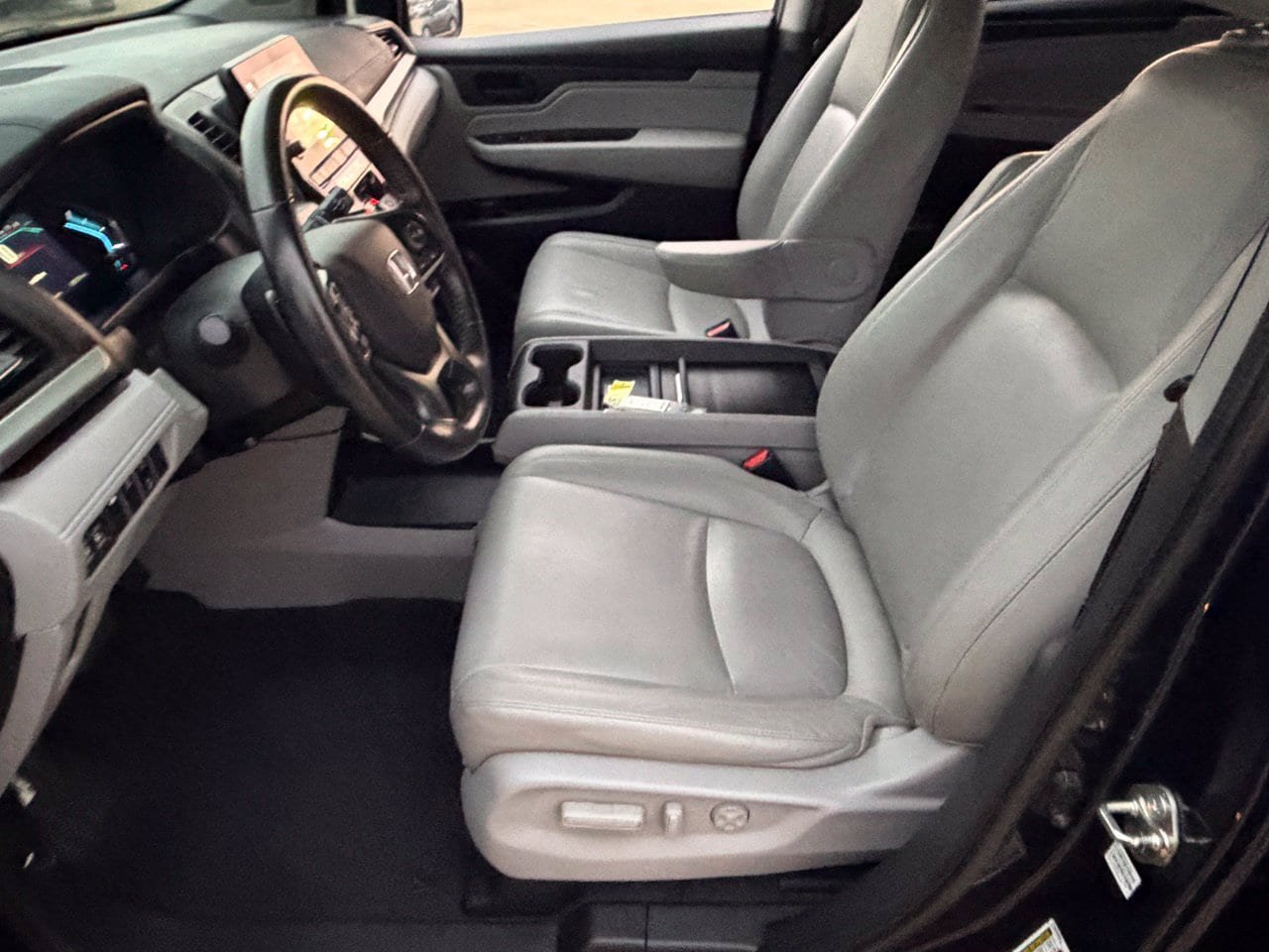 Used 2018 Honda Odyssey EX-L image 25