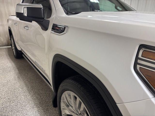 Used 2019 GMC Sierra 1500 Denali w/ Denali Ultimate Package AWD/4WD image 8