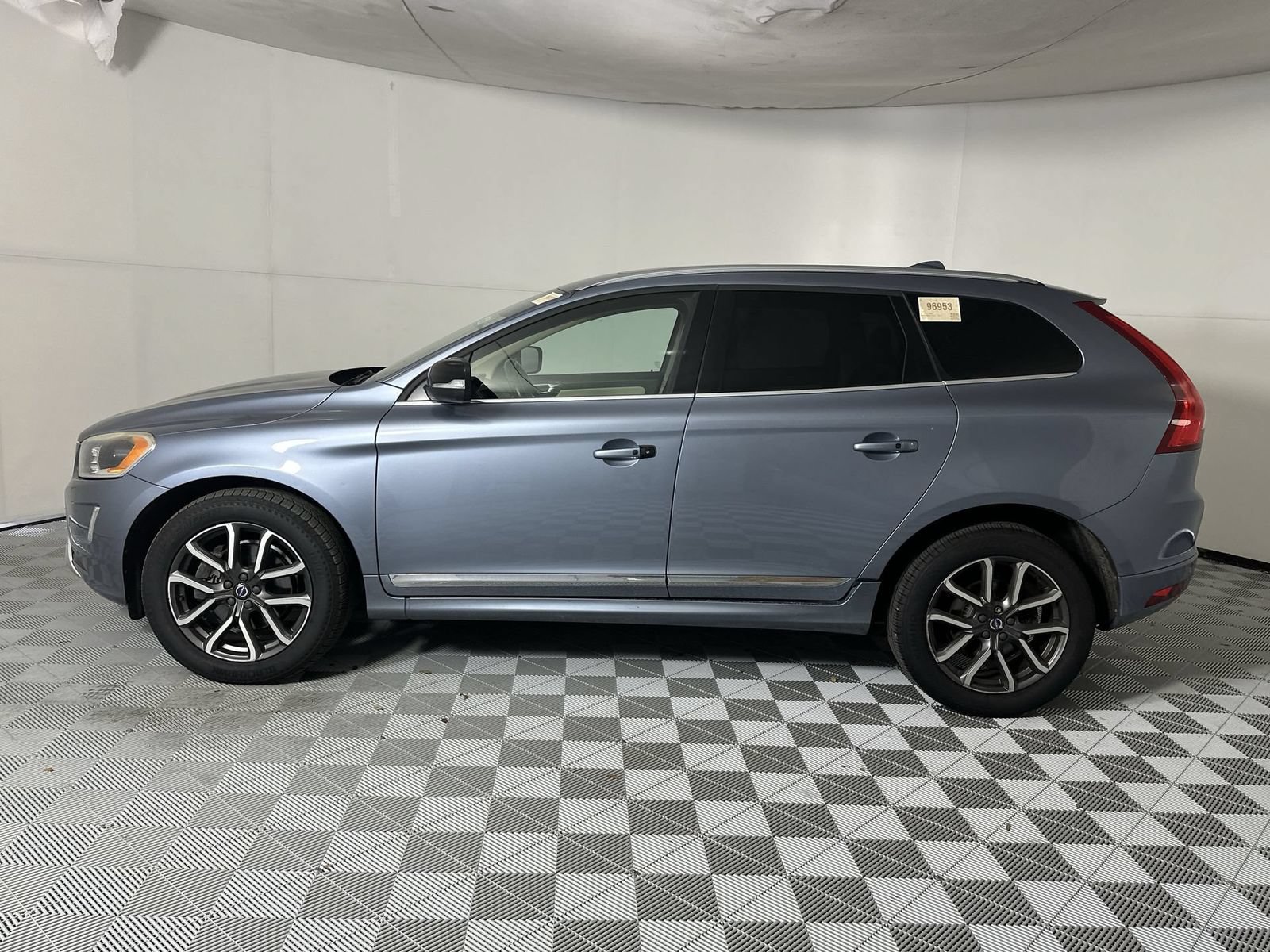 Used 2017 Volvo XC60 T6 Dynamic w/ Advanced Package AWD/4WD image 5
