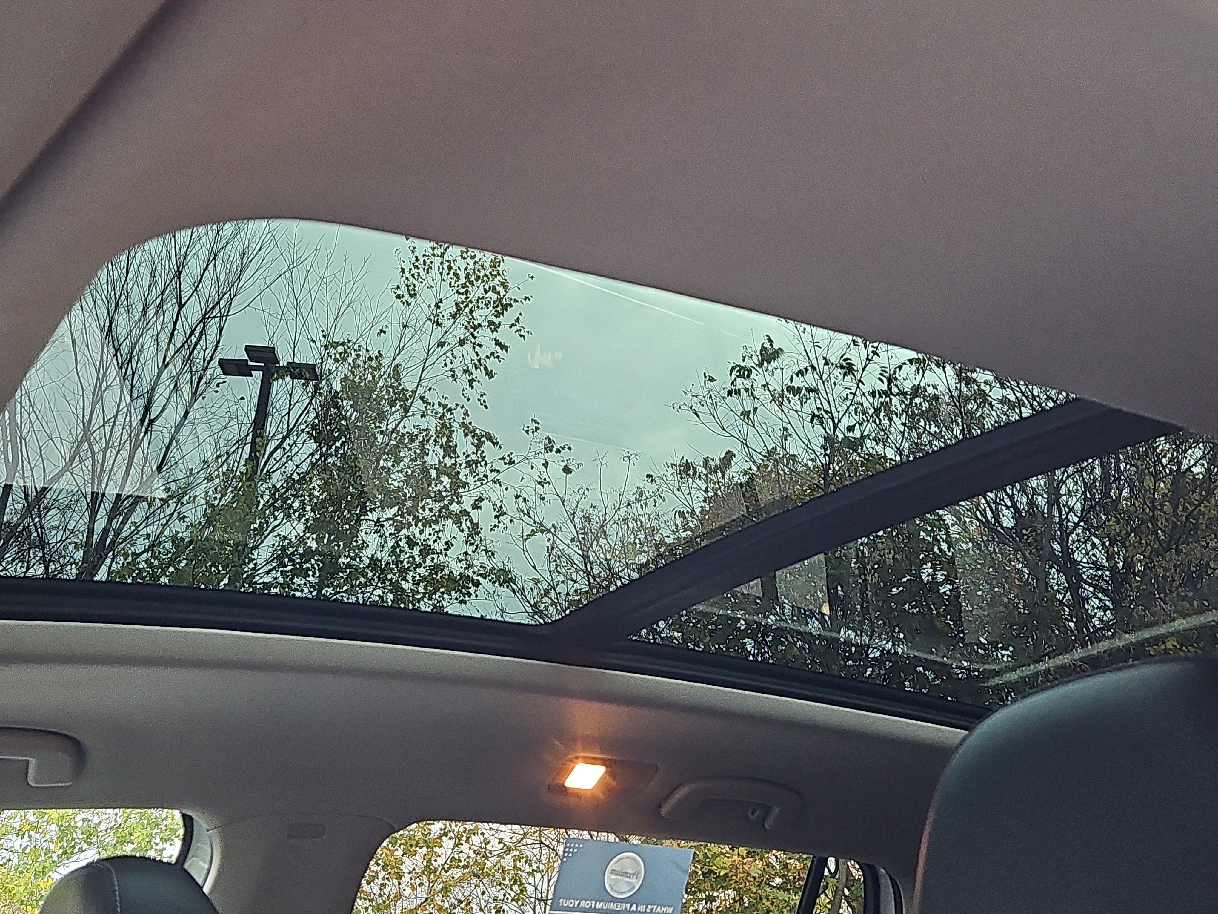 Used 2019 Volkswagen Atlas SE w/ Panoramic Sunroof Package image 8