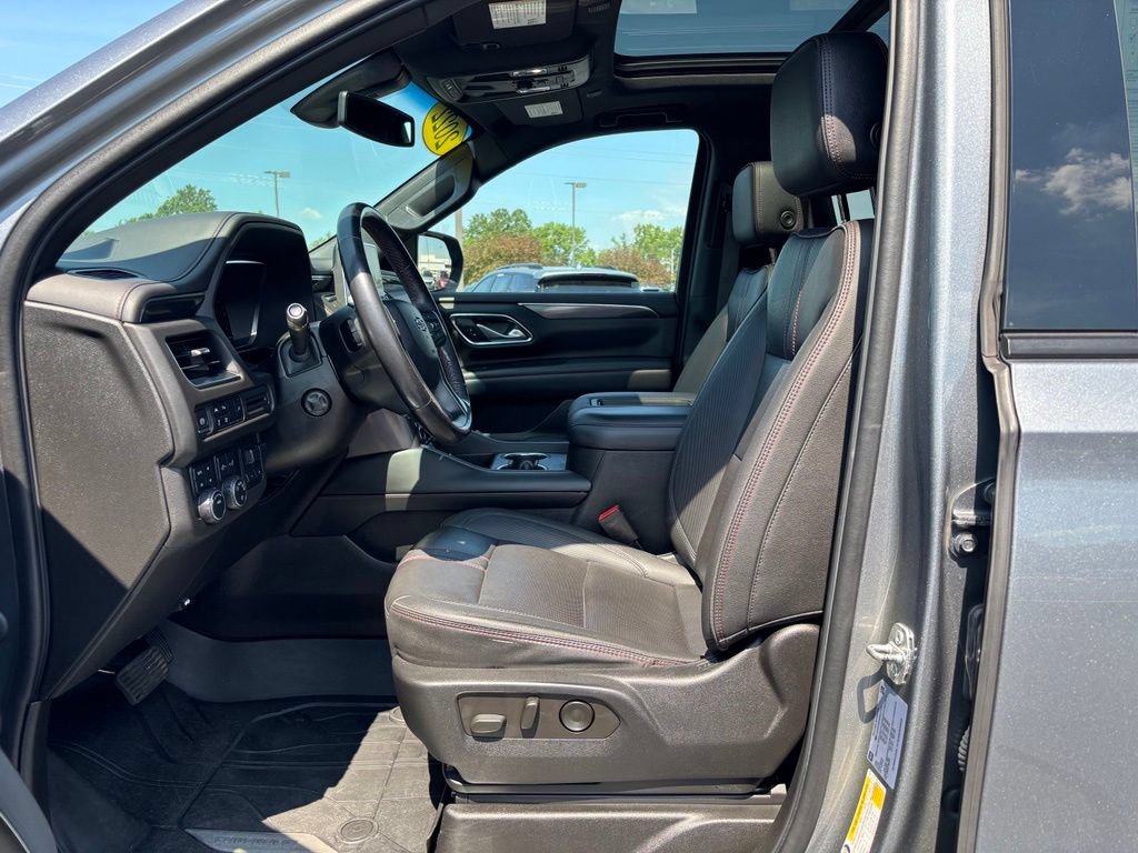 Used 2022 Chevrolet Tahoe RST w/ Luxury Package AWD/4WD image 16