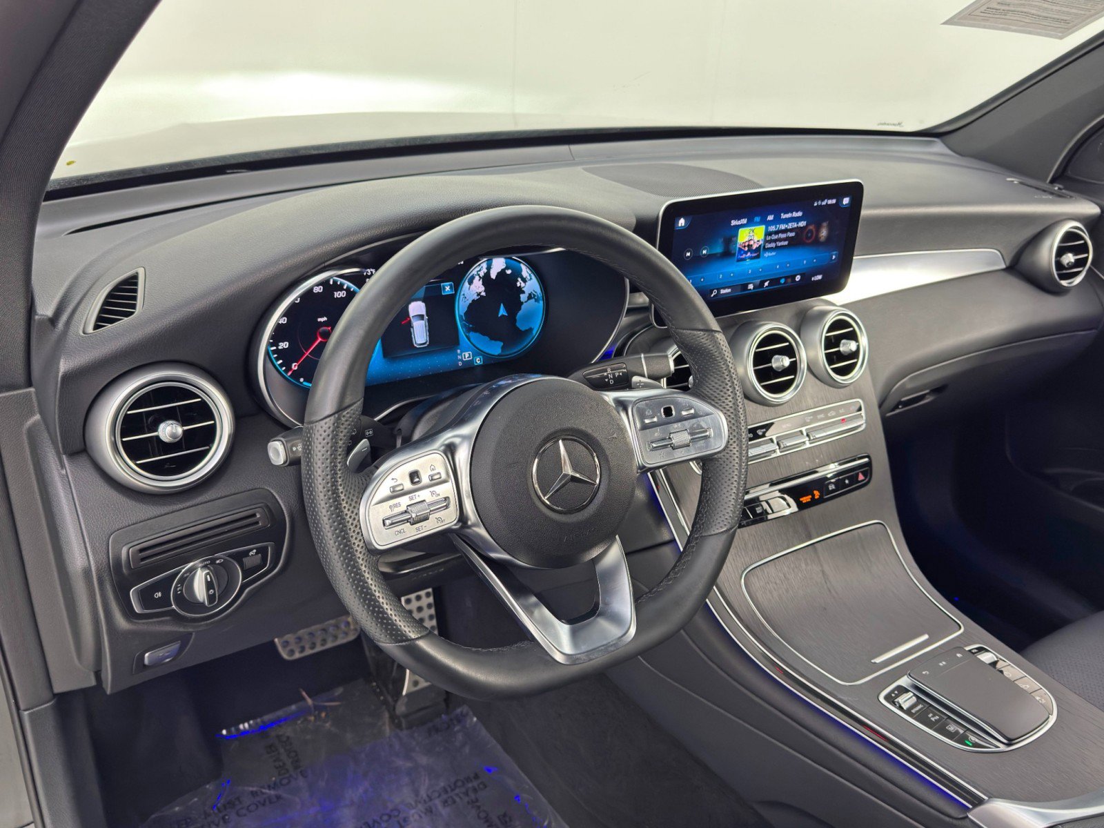 Used 2022 Mercedes-Benz GLC 300 4MATIC w/ AMG Line image 12