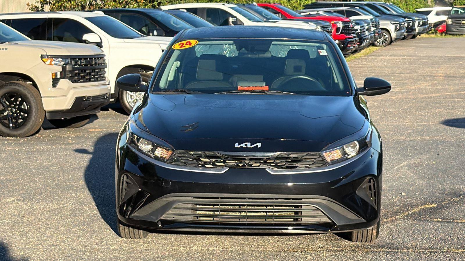 Used 2024 Kia Forte LX FWD video 2