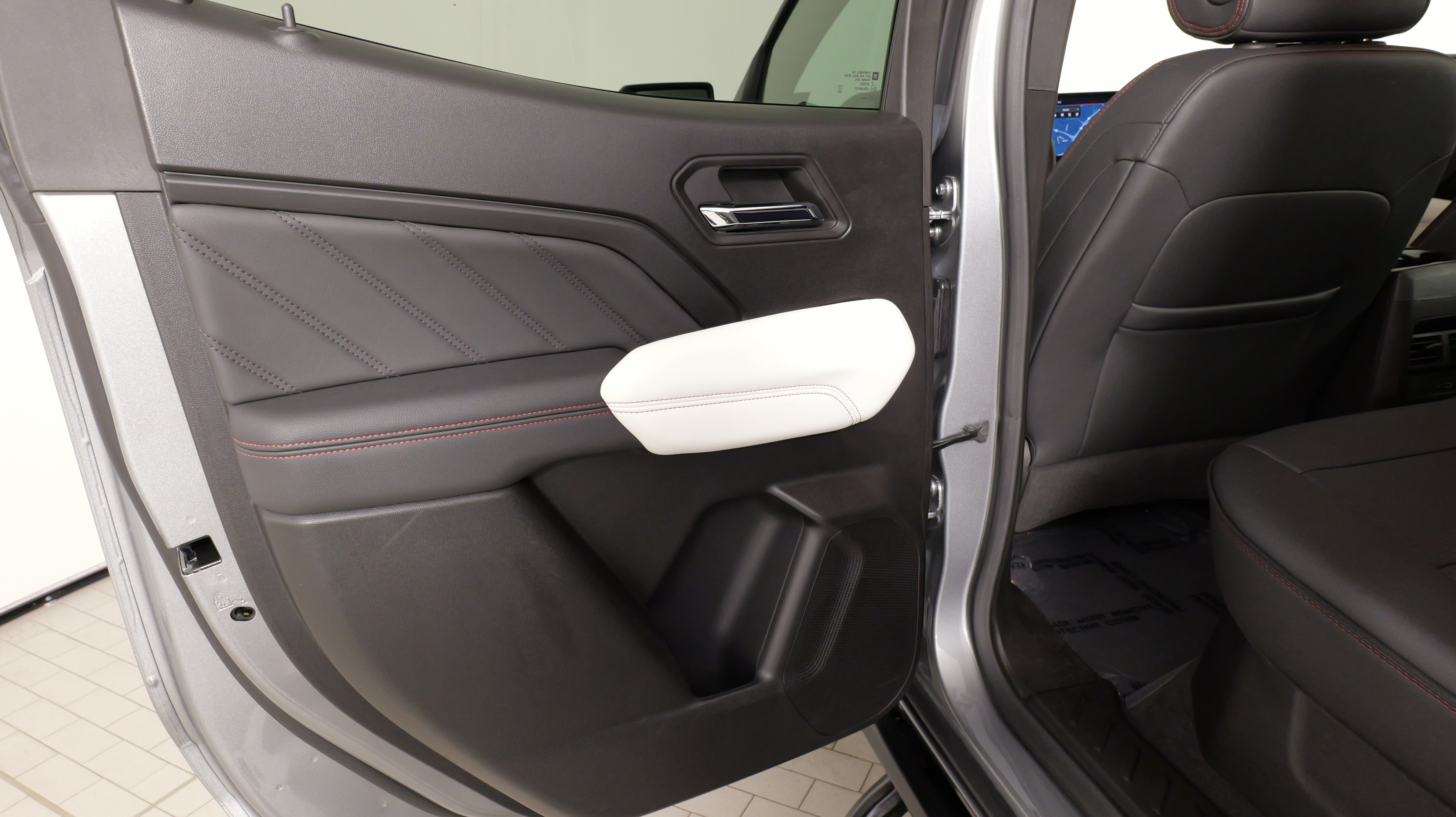 Used 2024 GMC Canyon AT4X AWD/4WD image 33