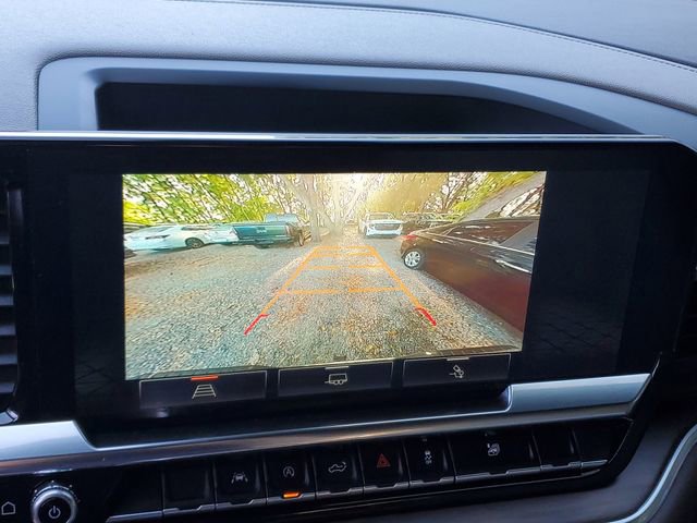 Used 2022 GMC Sierra 1500 SLT w/ SLT Convenience Package image 23