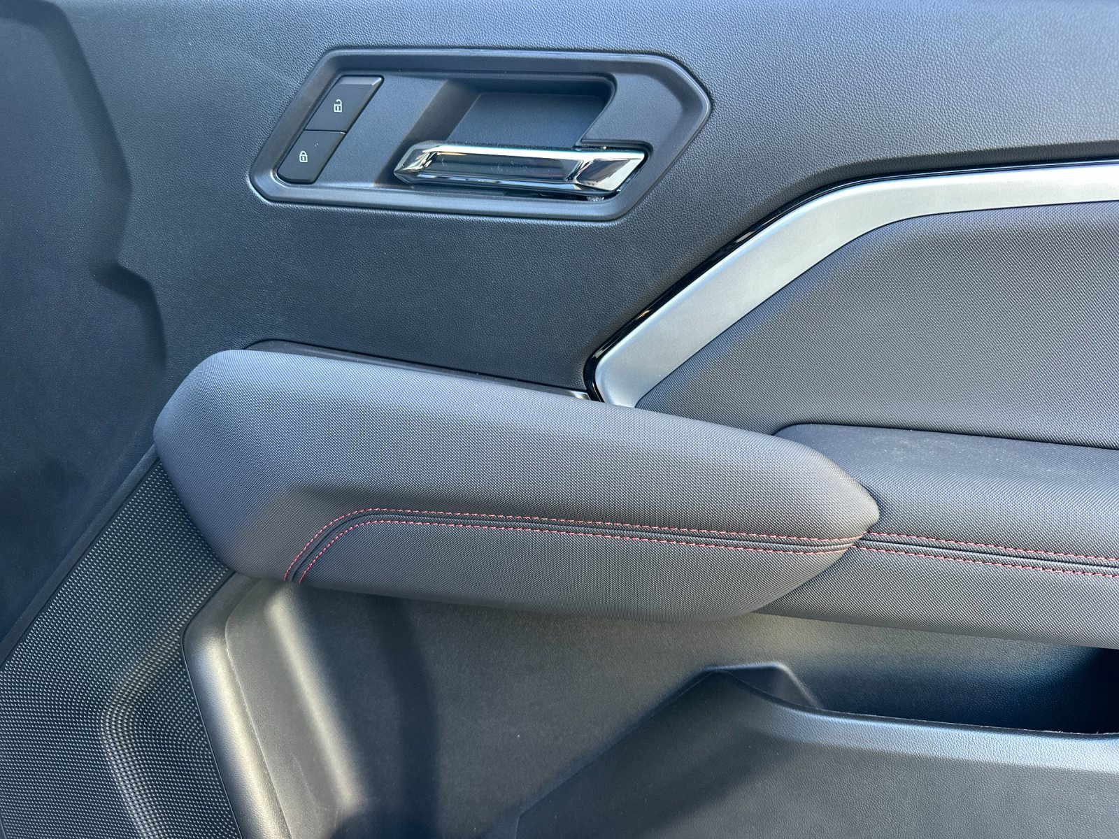 New 2025 Chevrolet Colorado Z71 w/ Midnight Edition image 19