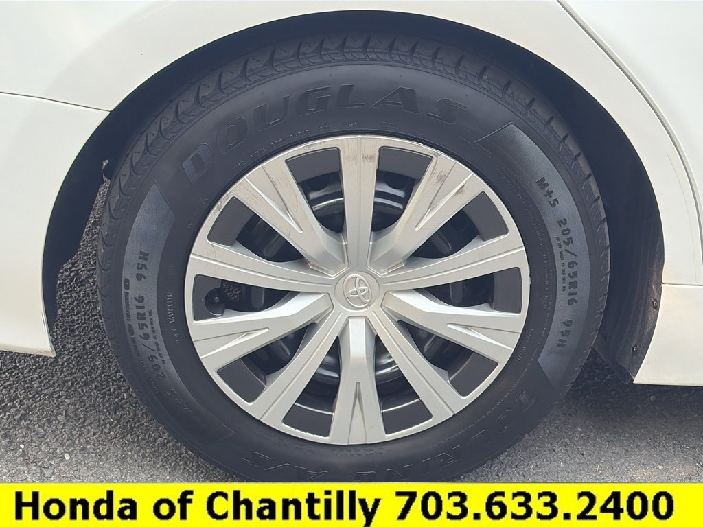 Used 2022 Toyota Camry LE FWD image 26
