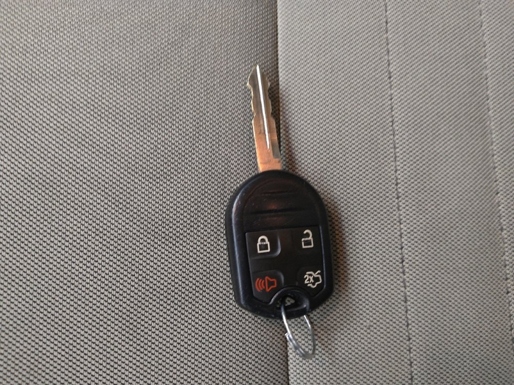 Used 2019 Ford Taurus SE image 32