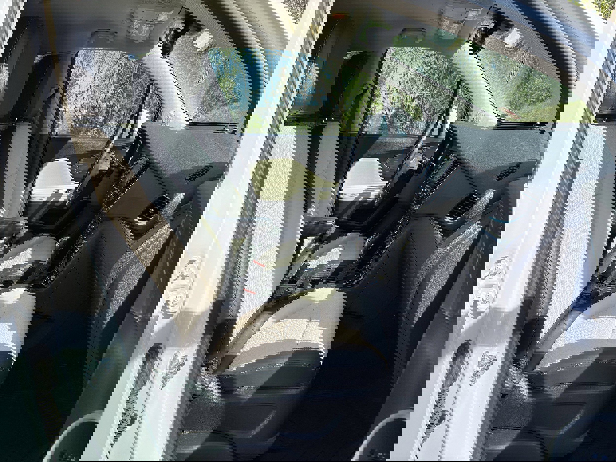 Used 2022 Buick Encore Preferred w/ Safety Package image 28