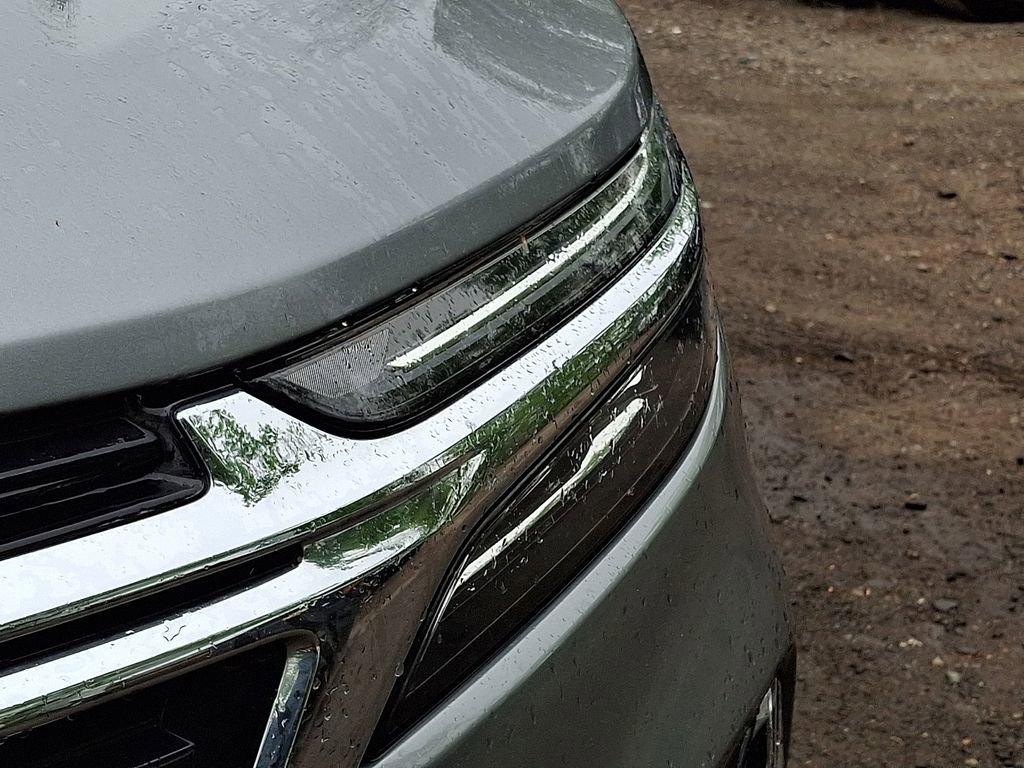 Used 2023 Chevrolet Equinox Premier AWD/4WD image 36