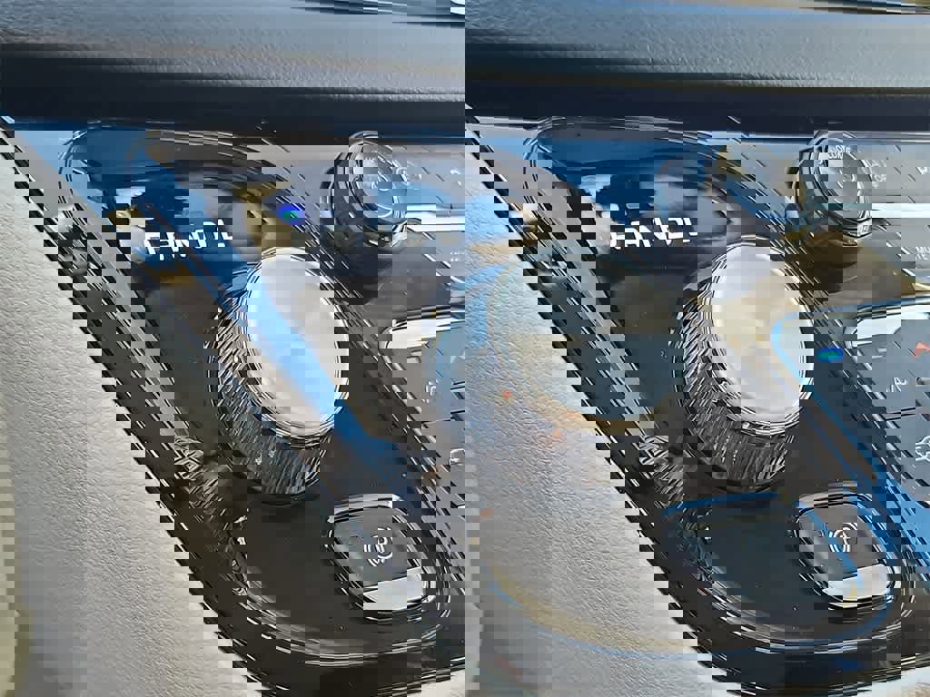 Used 2019 Chrysler Pacifica Touring-L image 13