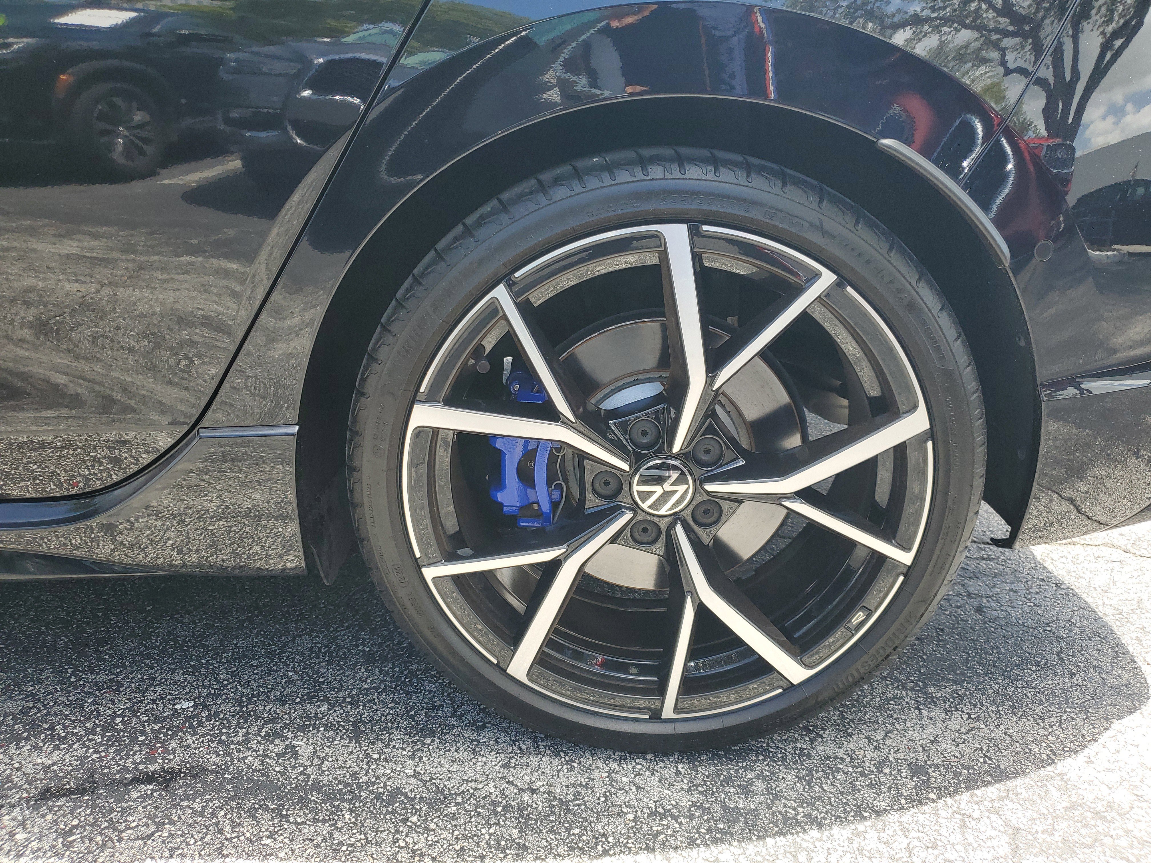 Used 2023 Volkswagen Golf R image 22