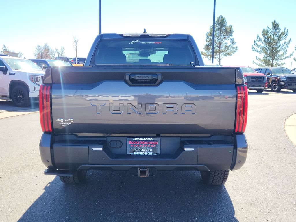 Used 2022 Toyota Tundra SR5 w/ SR5 Convenience Package AWD/4WD image 4