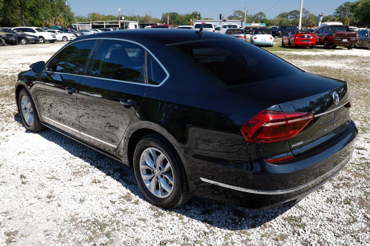 Used 2017 Volkswagen Passat 1.8T S image 5