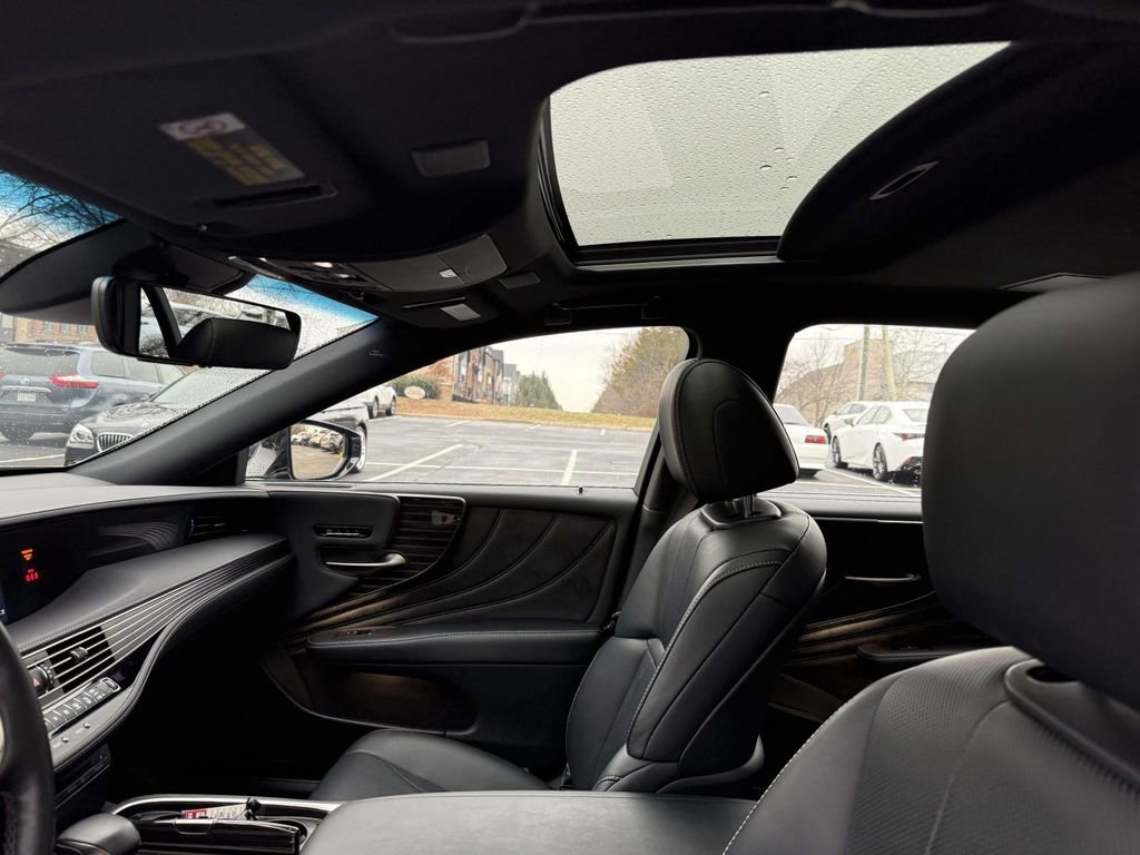 Used 2018 Lexus LS 500 AWD w/ Accessory Package (Z1) image 20