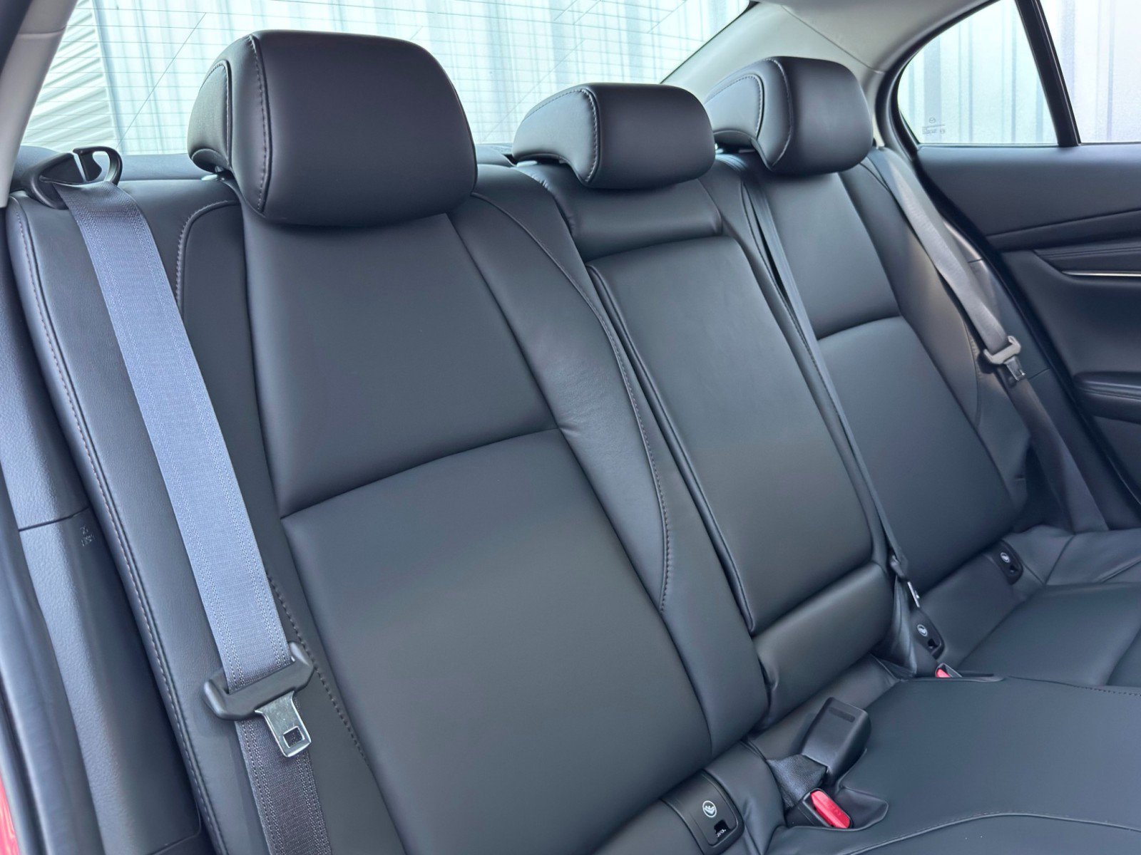 Used 2025 MAZDA MAZDA3 s image 34