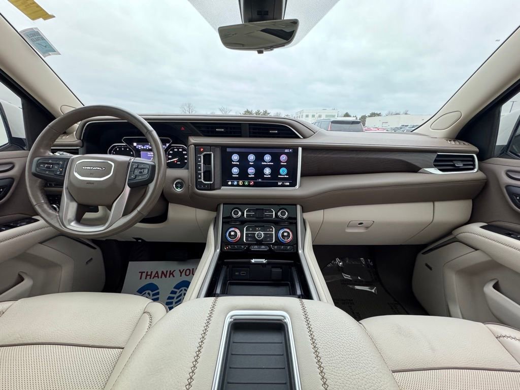Used 2021 GMC Yukon Denali w/ Denali Premium Package image 22