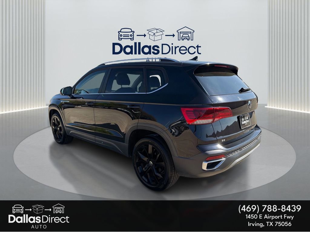 Used 2022 Volkswagen Taos SE w/ Panoramic Sunroof Package FWD image 8