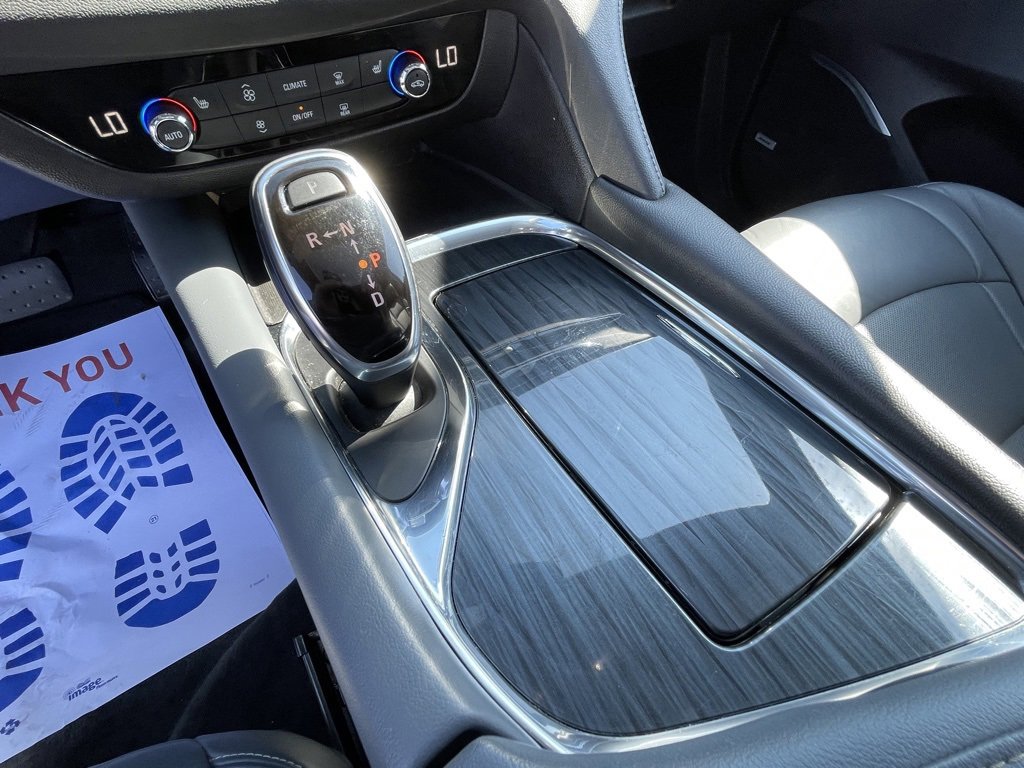 Used 2021 Buick Enclave Essence image 28