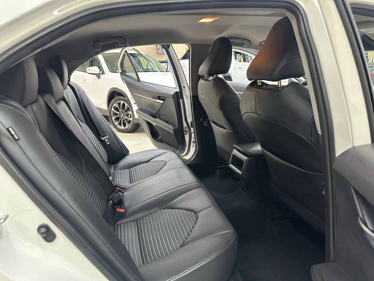 Used 2023 Toyota Camry SE image 35