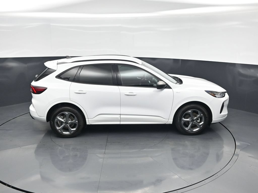 Certified 2023 Ford Escape ST-Line w/ Tech Pack #1 AWD/4WD image 35