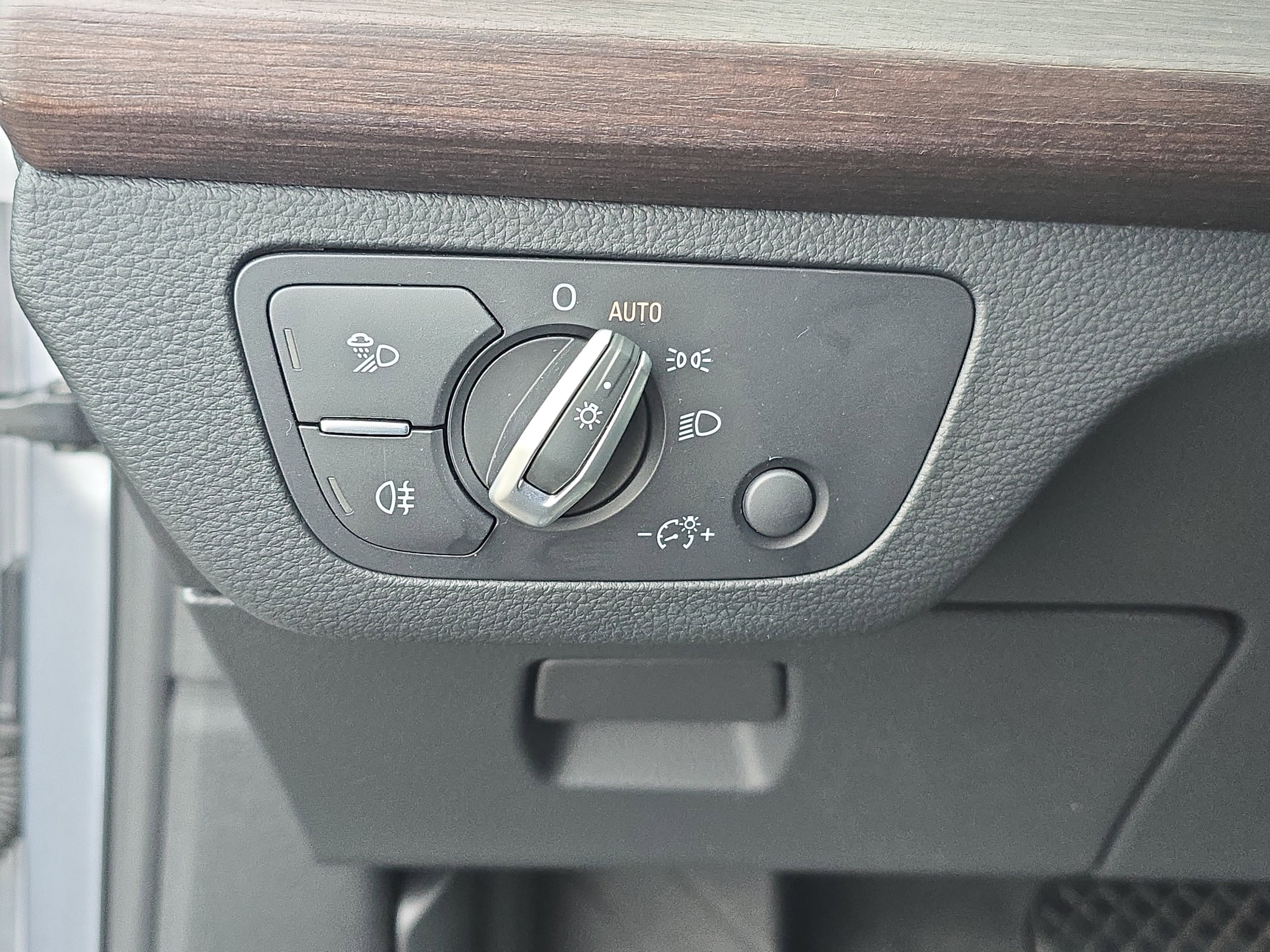 Used 2022 Audi Q5 2.0T Premium Plus image 24