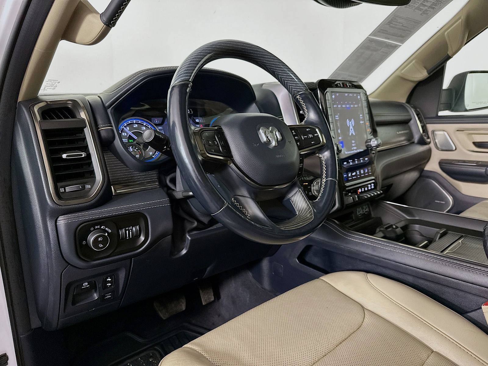Used 2021 RAM 1500 Limited AWD/4WD image 10