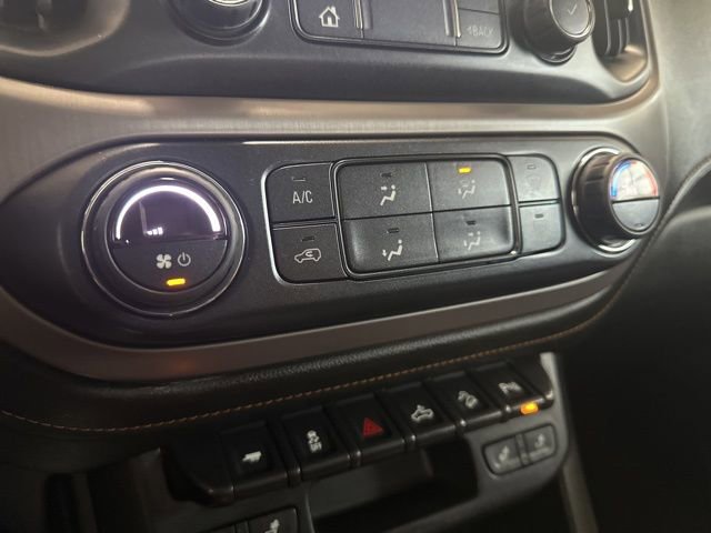 Used 2022 GMC Canyon AT4 image 13