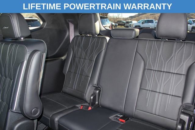 Used 2025 Buick Enclave Avenir w/ Trailering Package, 5000 lbs. image 13