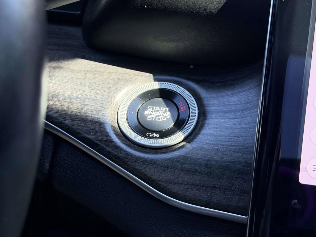 Used 2022 Jeep Grand Cherokee L Overland AWD/4WD image 7