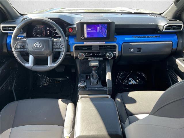 Certified 2025 Toyota Tacoma TRD Off-Road AWD/4WD image 20