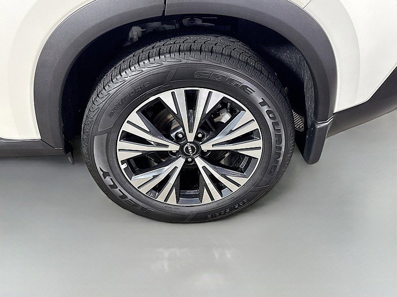 Used 2023 Nissan Rogue SV image 28