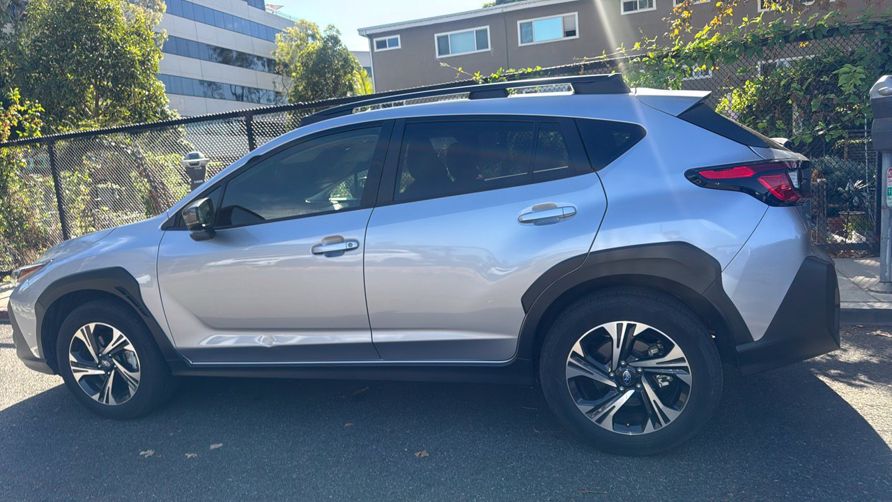 Used 2024 Subaru Crosstrek 2.0i Premium w/ Crosstrek Mirror Package AWD/4WD image 4