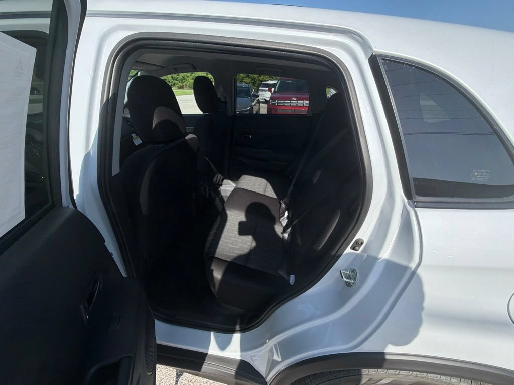 New 2026 Mitsubishi Outlander Sport LE AWD/4WD image 18