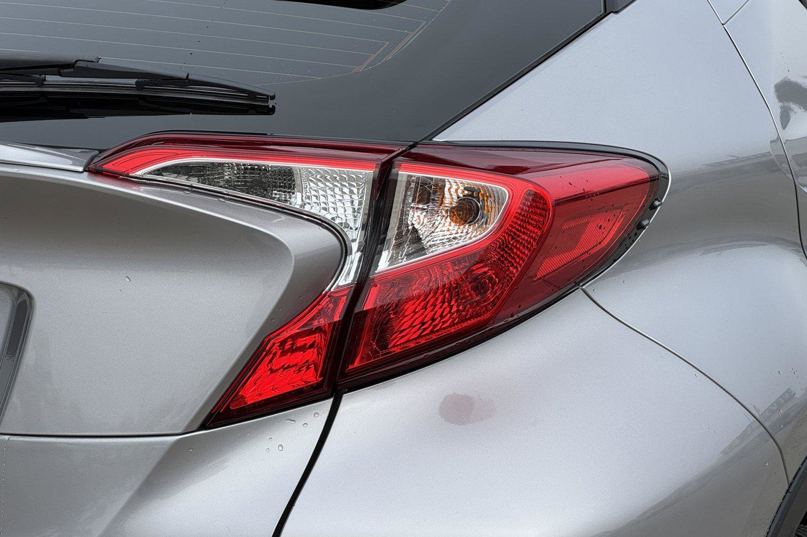 Used 2020 Toyota C-HR XLE FWD image 26