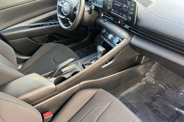 Used 2025 Hyundai Elantra Sport image 16