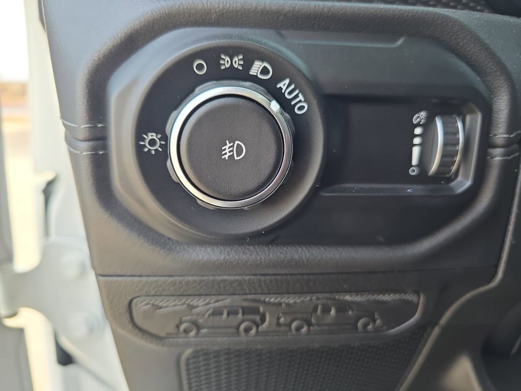 Used 2024 Jeep Wrangler Unlimited Rubicon image 27