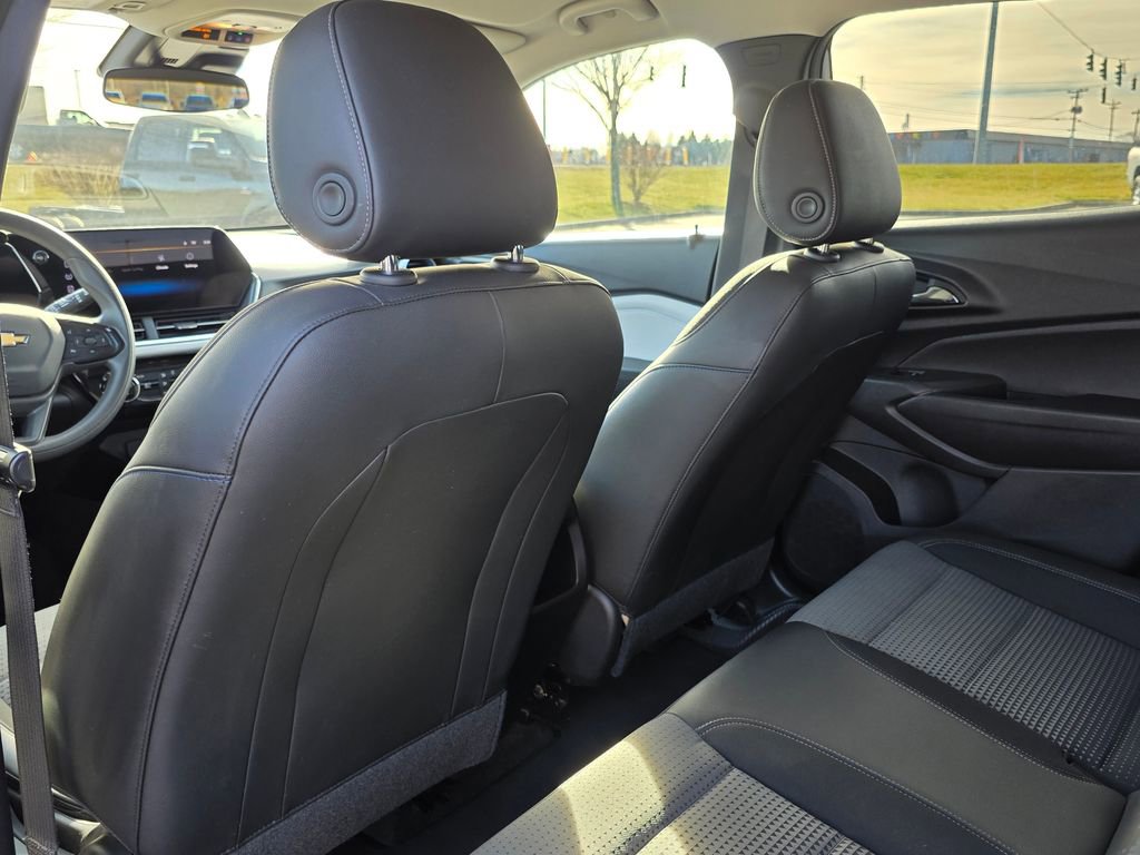 Used 2024 Chevrolet Trax LT image 30