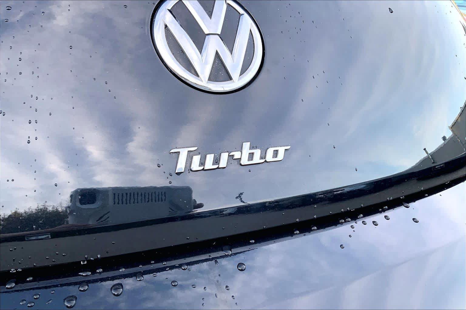 Used 2017 Volkswagen Beetle 1.8T Classic FWD image 10