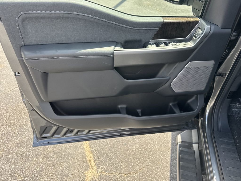 New 2026 Ford F350 Lariat w/ Black Appearance Package image 10